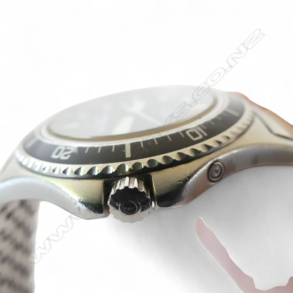 An Omega Seamaster quartz 120m wristwatch, Image 1++